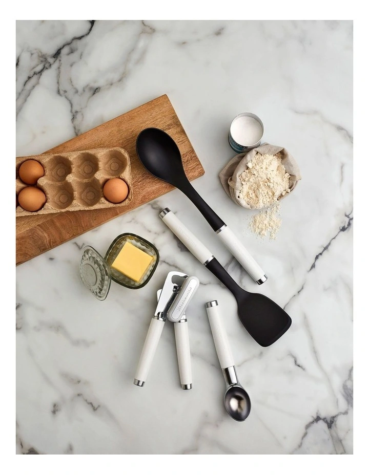 Classic Ice Cream Scoop in White