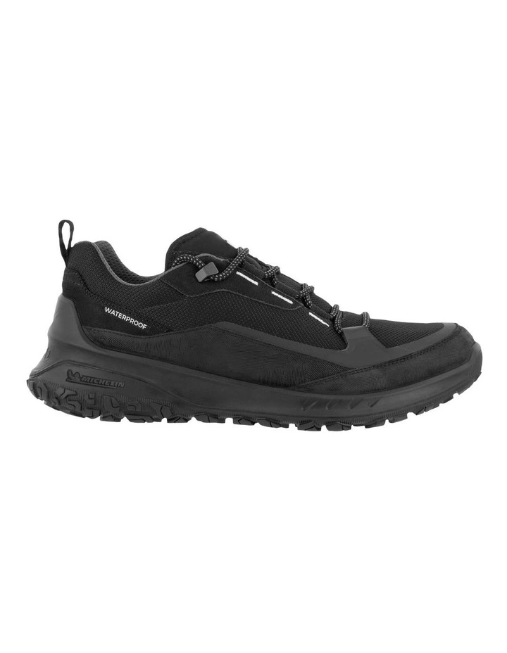 Ult-Trn Leather Sneakers in Black