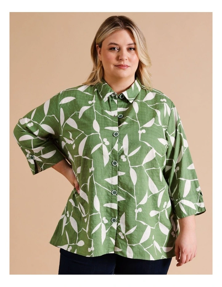 Organic Cotton Blend 3/4 Sleeve Hi Lo Hem Shirt in Green/White Leaf Print