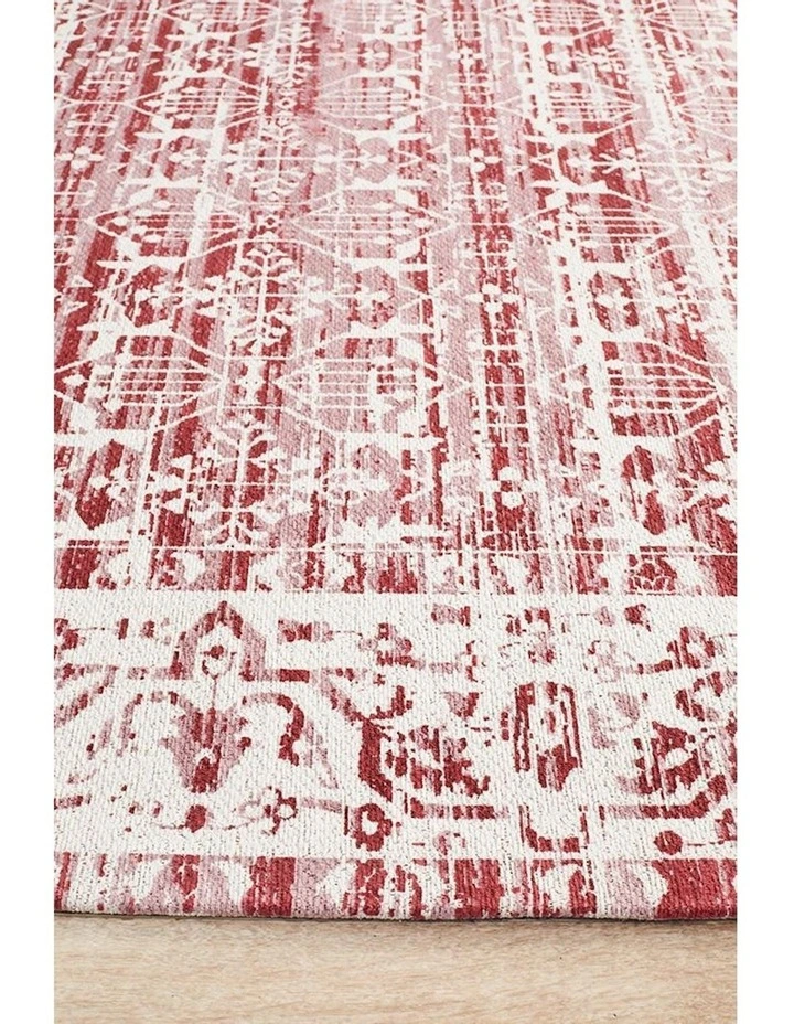 Magnolia Rug 88 in Rose