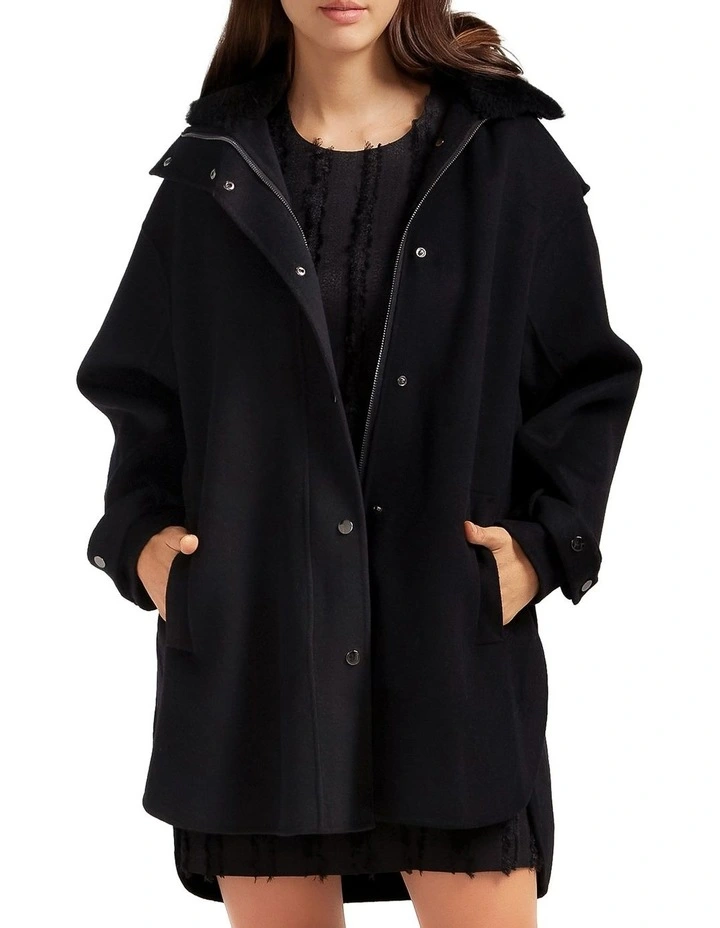 Heavy Hearted Detachable Hooded Coat in Black