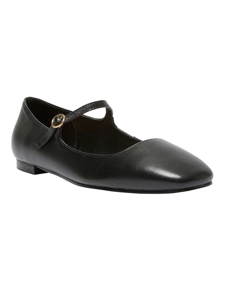 Tottie Flat Shoes in Black Leather