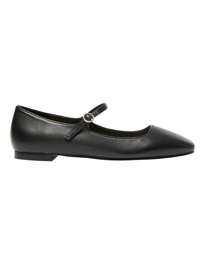 Tottie Flat Shoes in Black Leather