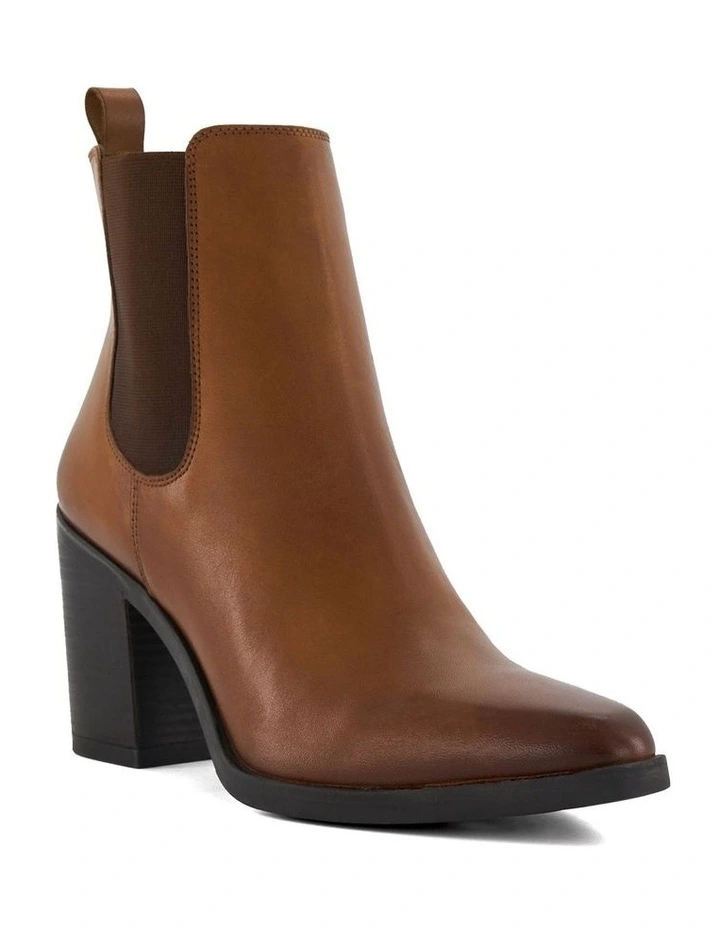 Promising Heeled Ankle Boot in Tan