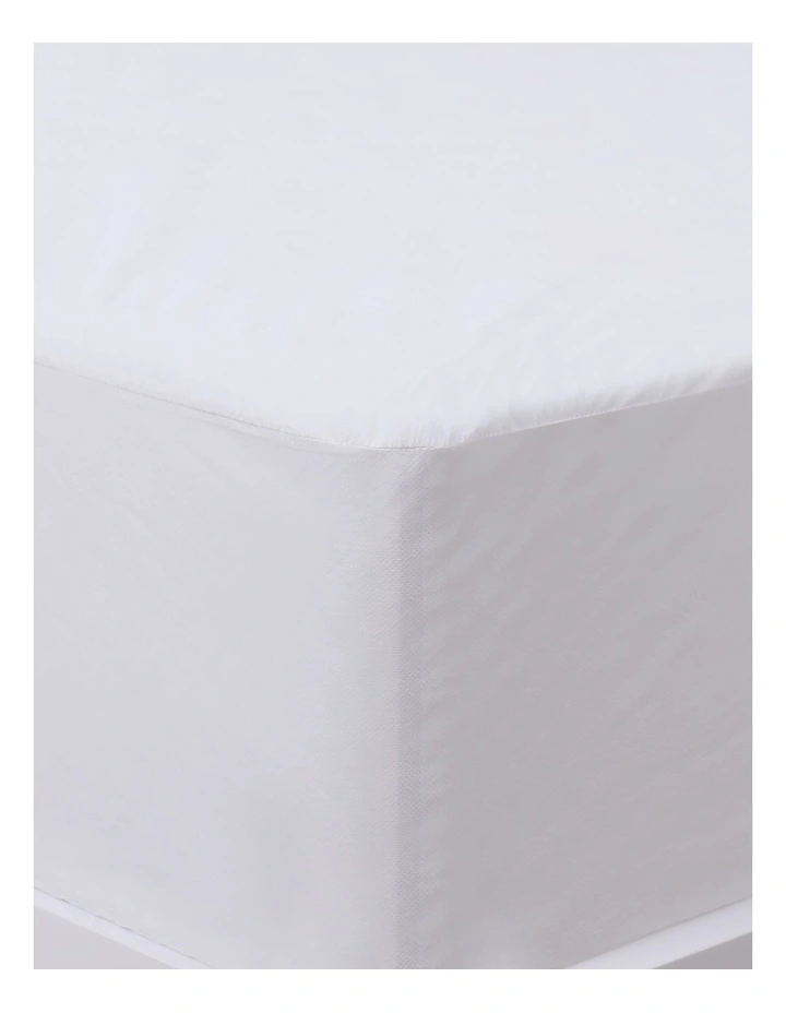 Stain Resistant Waterproof Mattress Protector in White