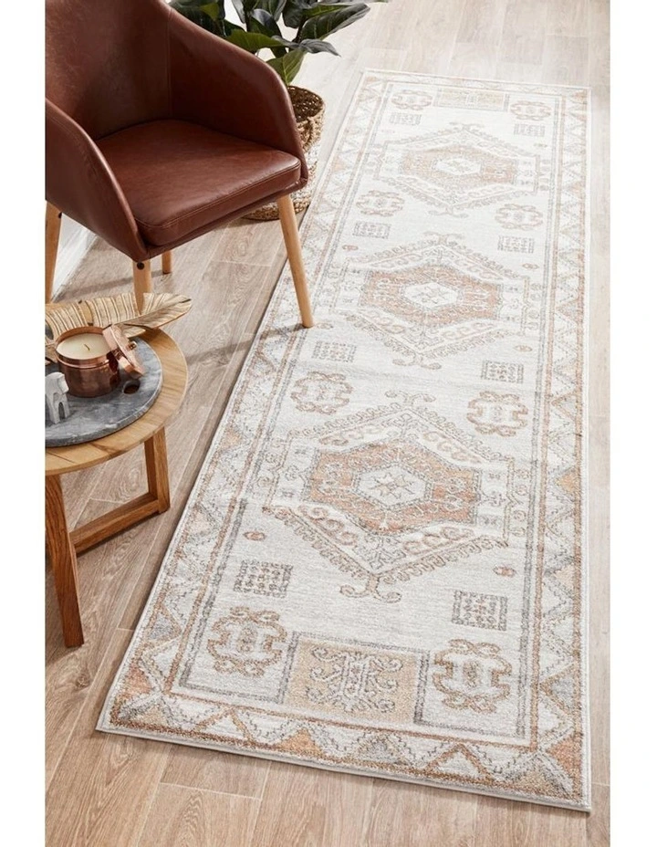 Mayfair Caitlen Natural Rug in White