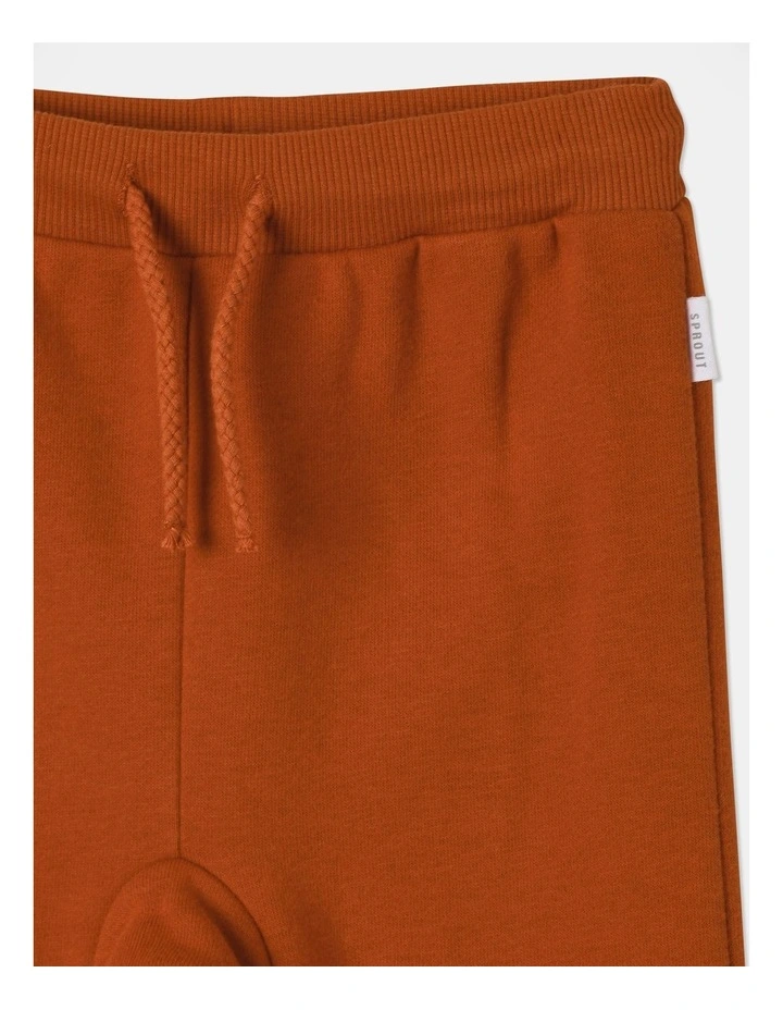 Essential Trackpant in Brown