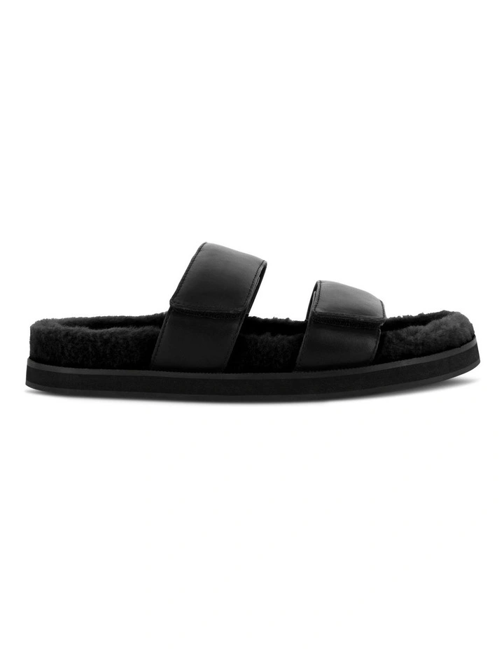 Theo Flat Sandals in Black