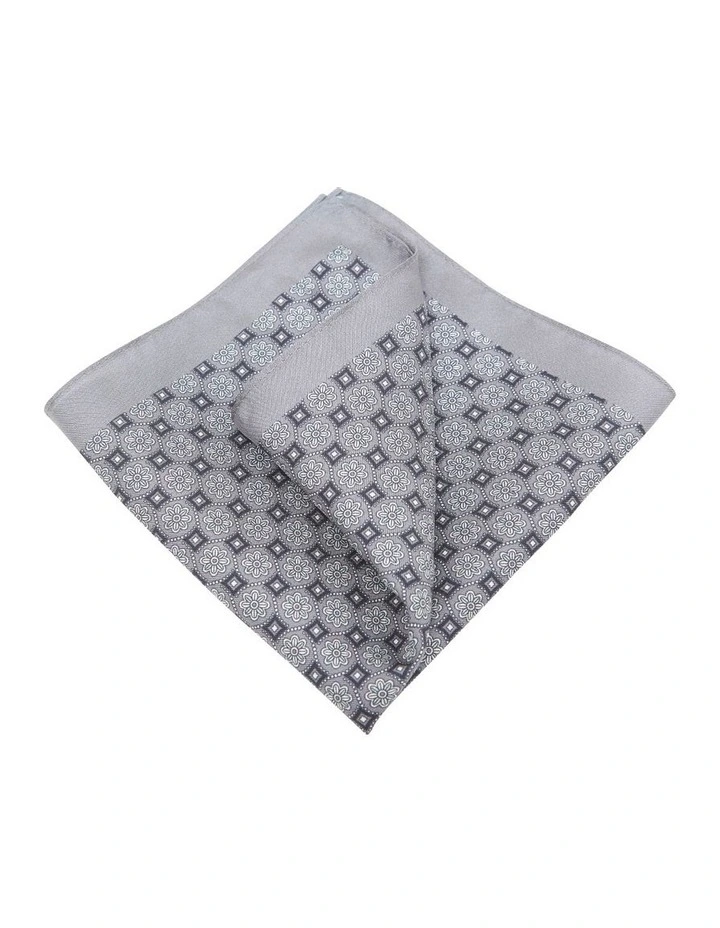 Franklin Pocket Square in Silver