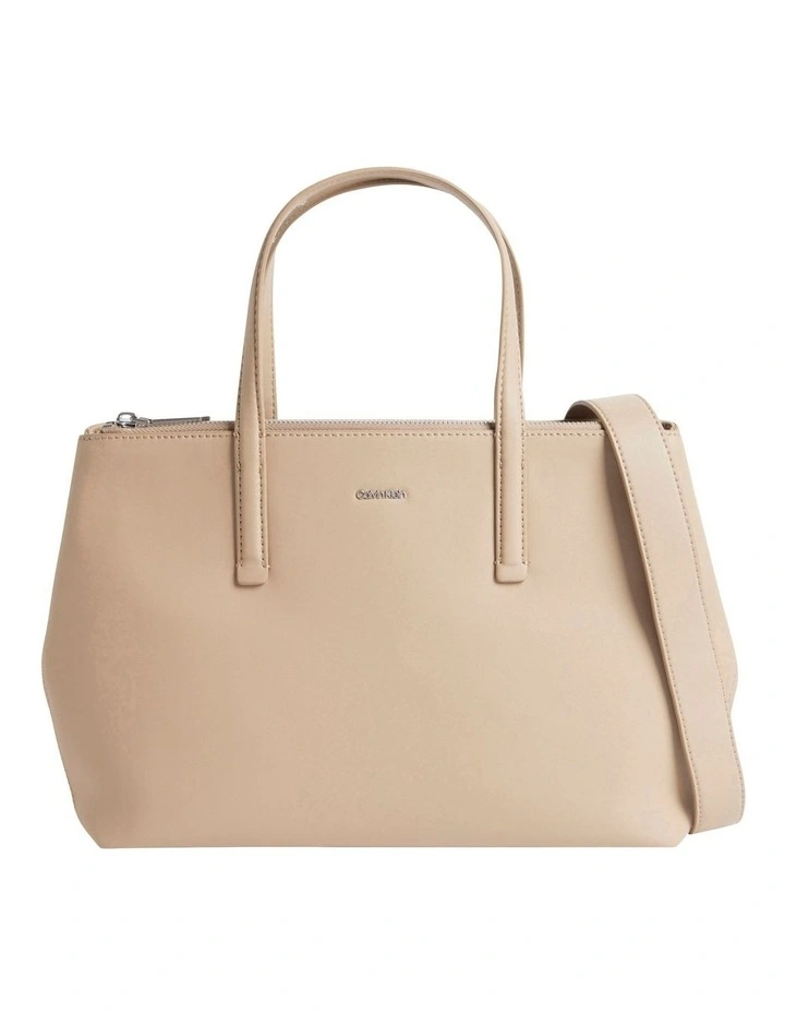 Must Tote Bag in Brown