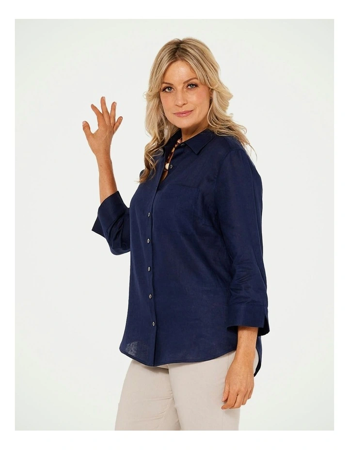 Caledonia 3/4 Sleeve Curved Hem Shirt in Navy