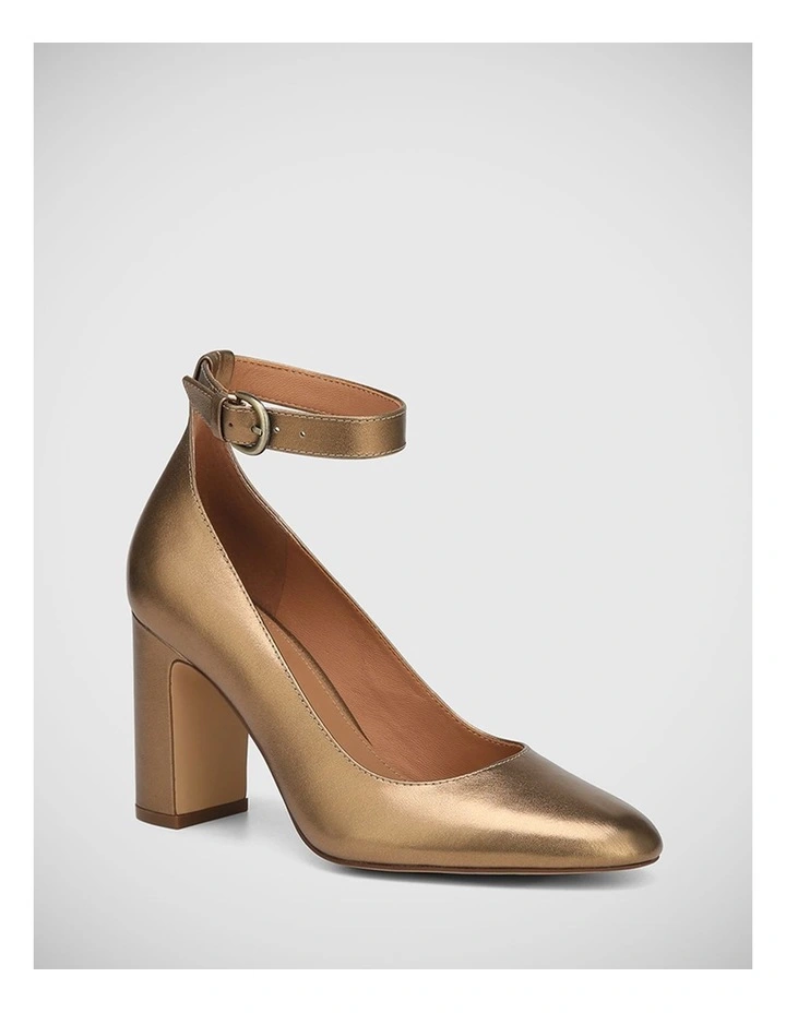 Porcha Leather Pump in Bronze