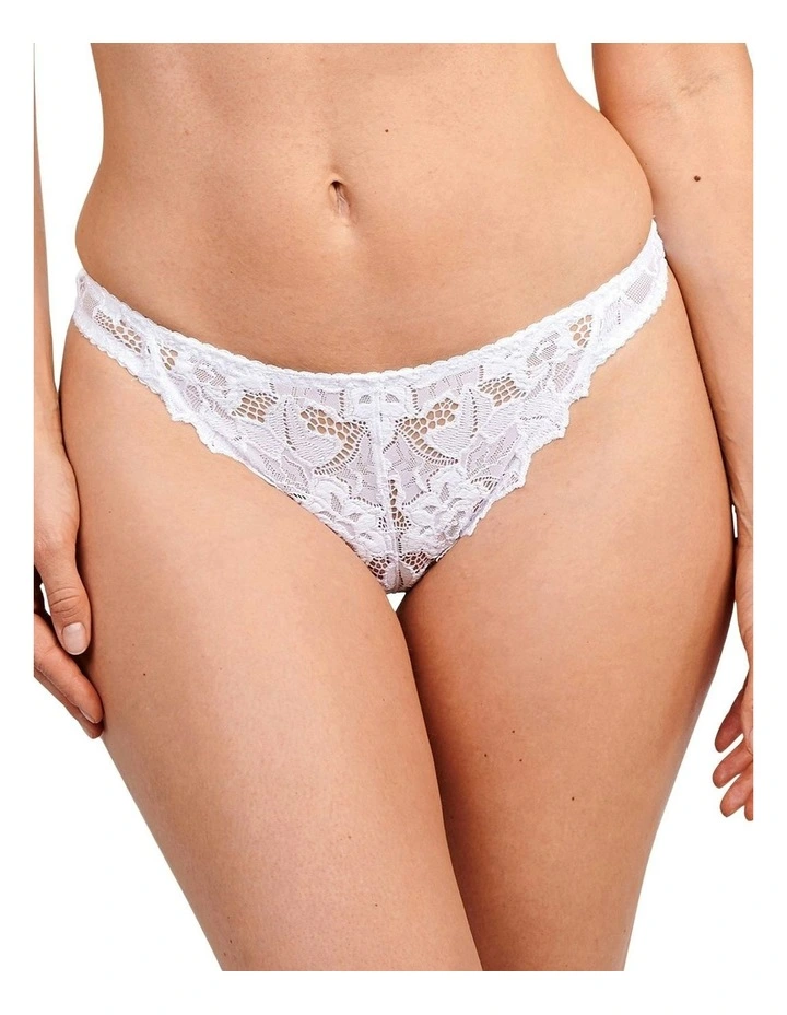 Arum Low Rise Scalloped Lace Thong in White