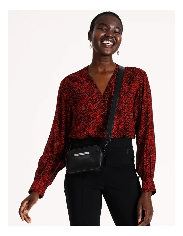 Michaela Crossbody Bag in Black