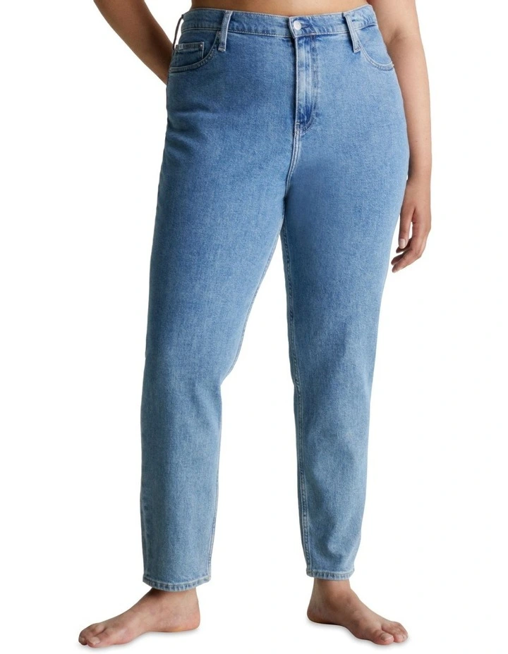 Mom Jean in Denim Medium