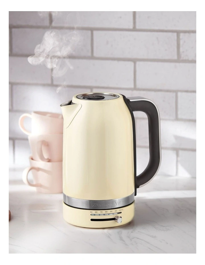 Kettle 1.7L in Almond Cream 5KEK1701AAC