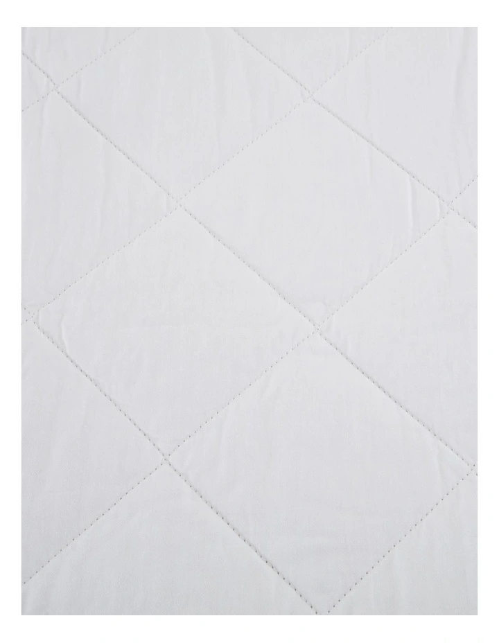 Lightweight Bamboo & Cotton Blend Quilt in White
