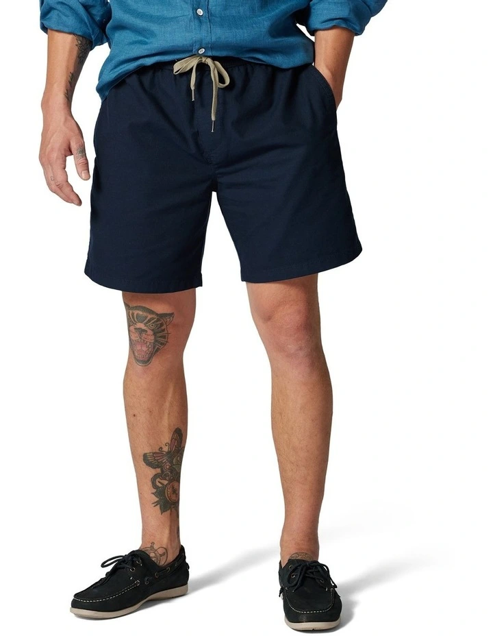 Gunn Resort 7" Short in Navy