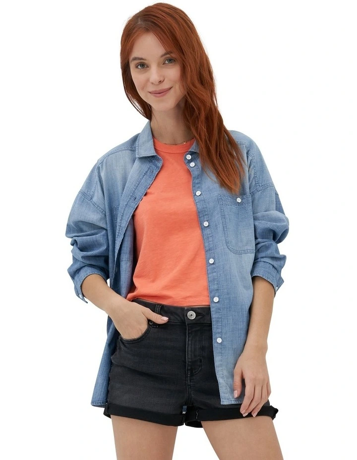 Long-Sleeve Denim Button-Up Shirt in Blue