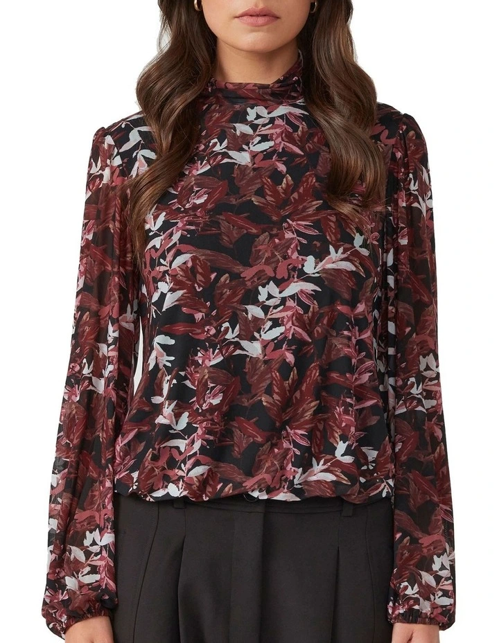 Reflection Leaves Top in Red
