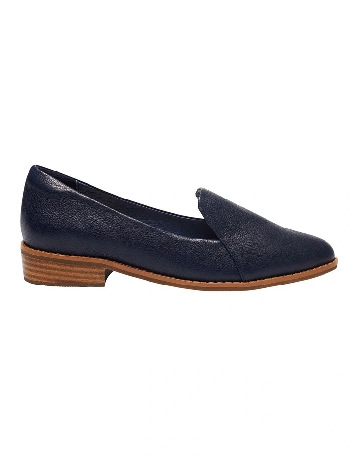 Tara Flat Shoes in Navy Leather