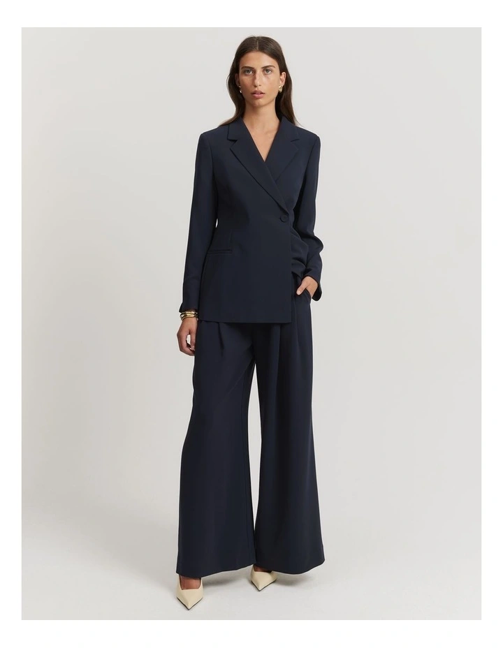 Soft Pleat Pant in Navy