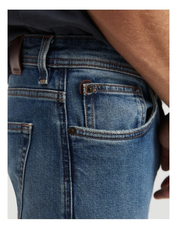 Standard Fit Jean in Mid Blue
