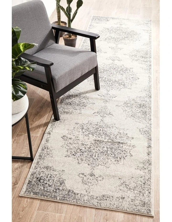 Chrome Rita Rug in Silver