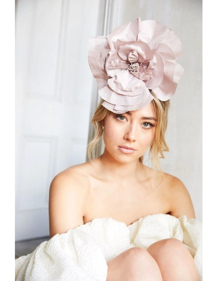 Cindy Fascinator in Nude
