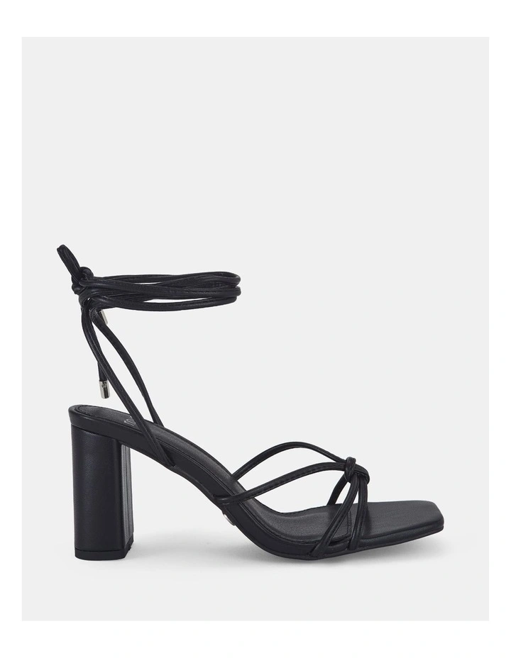 Zinzy Heels in Black