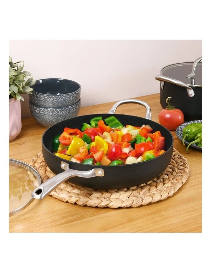 Meteore Non-Stick Deep Frypan with Flat Lid and Helper 30cm in Black