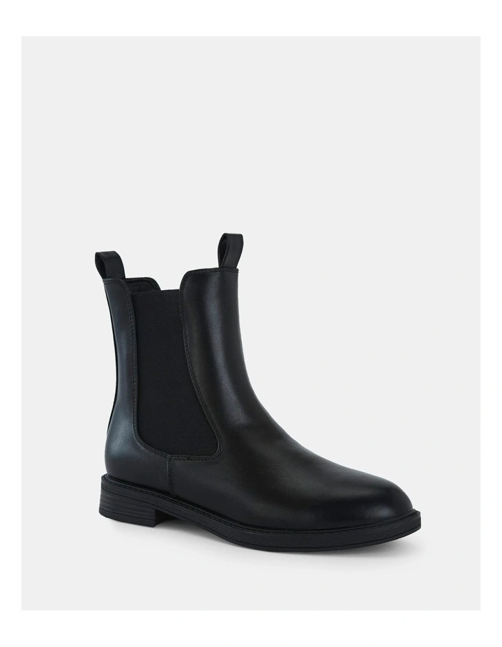 Damo Chelsea Boots in Black