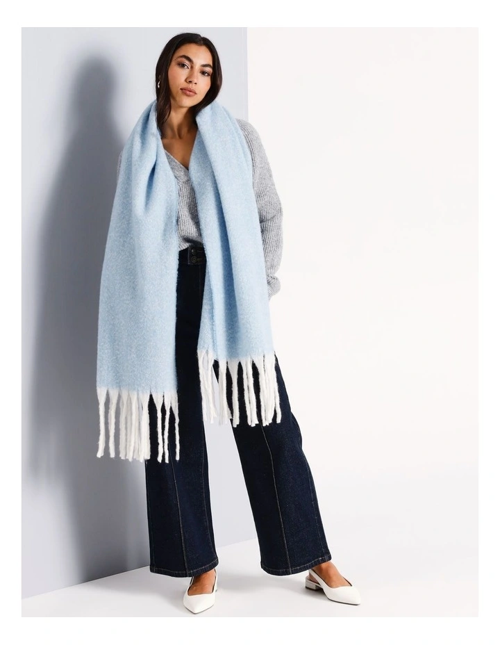 Chunky Tassel Winter Scarf in Blue