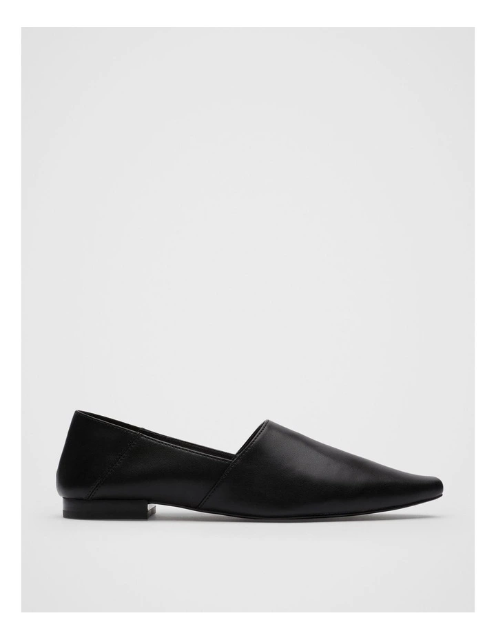 Bexter Leather Flat in Black
