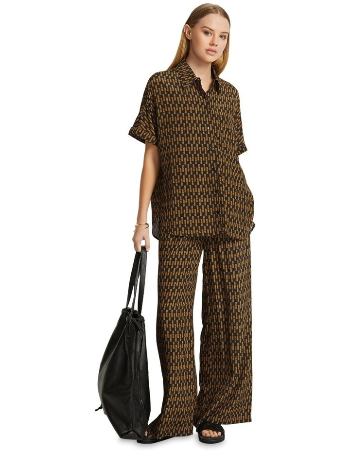Jasmine Printed Short Sleeve Shirt in Black/Gold