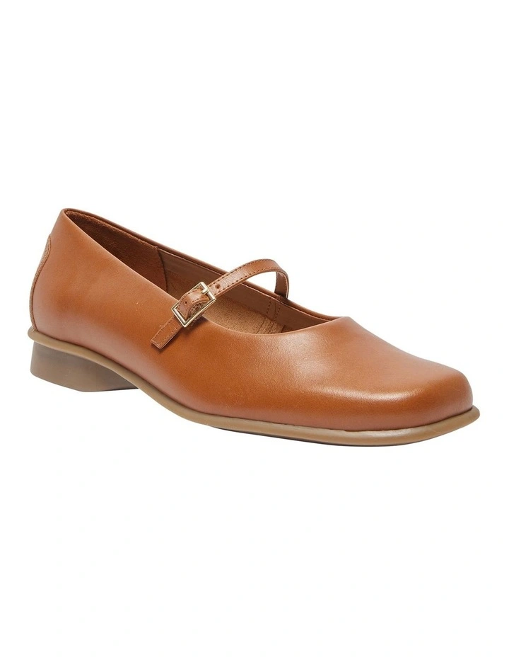 Katrina Flat Shoes in Cognac Leather