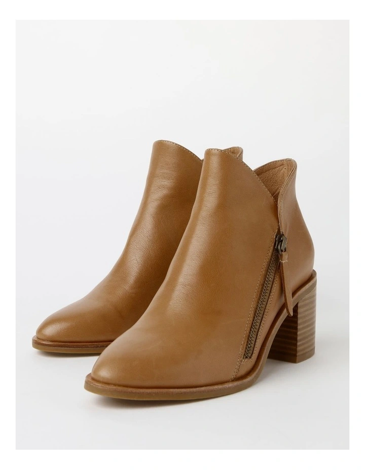 Sawyer Boot in Tan Leather