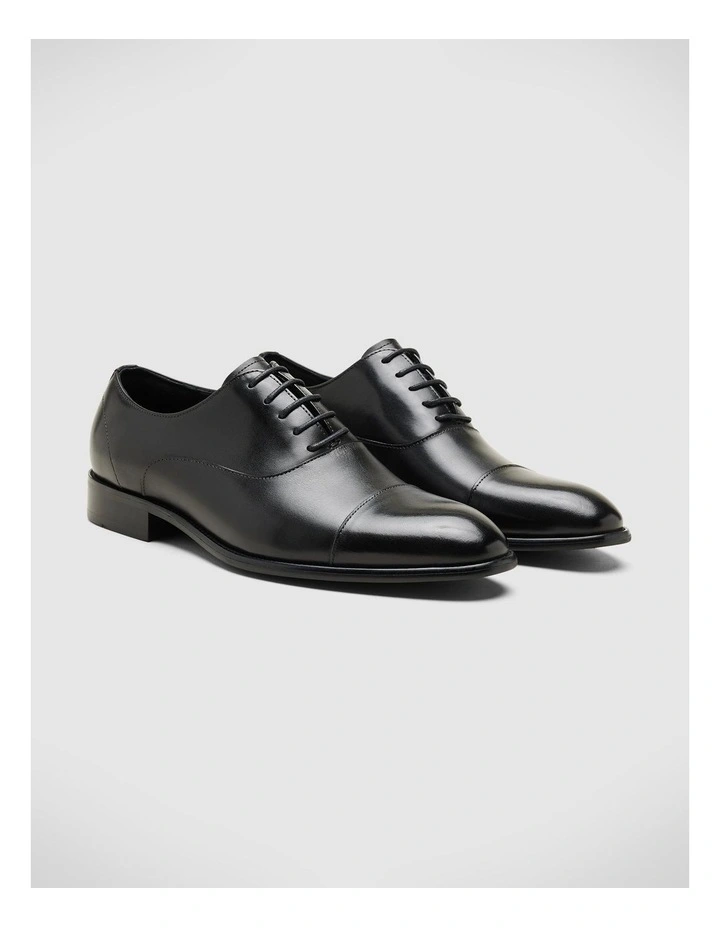 Leather Oxford Dress Shoe with Closed Lacing in Black