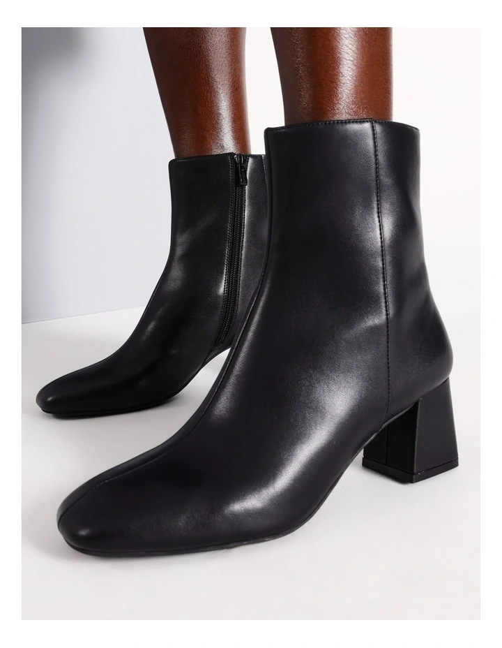 Lauren Boot in Black