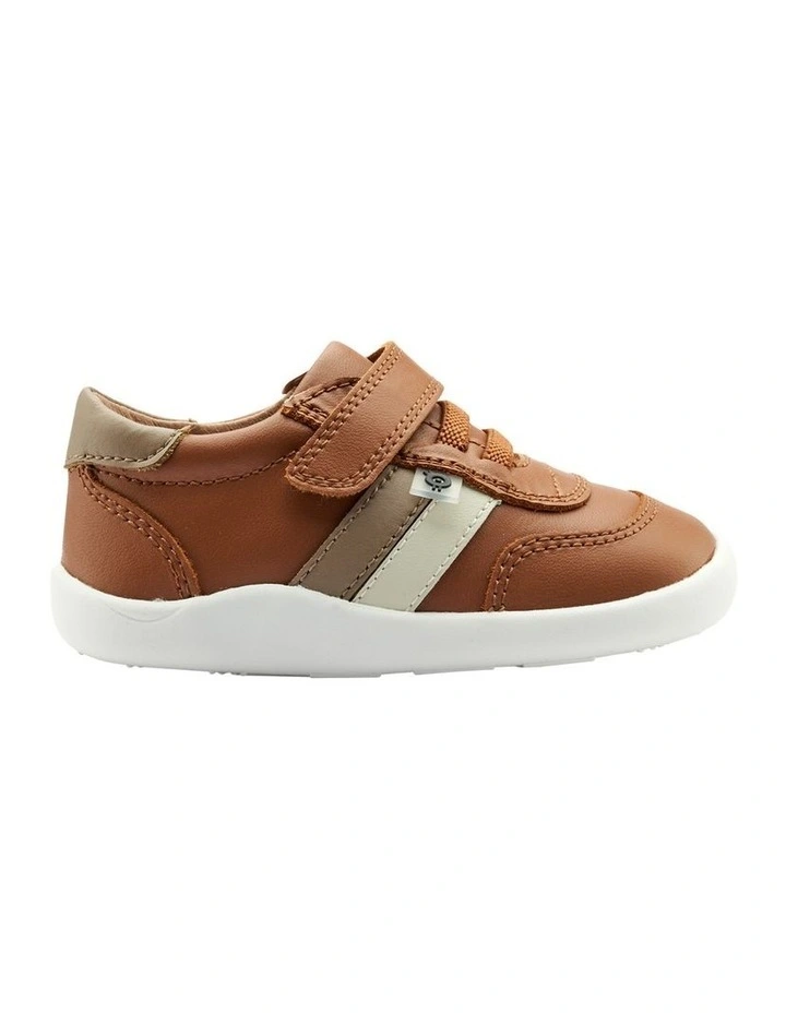 Playground Sneakers in Tan