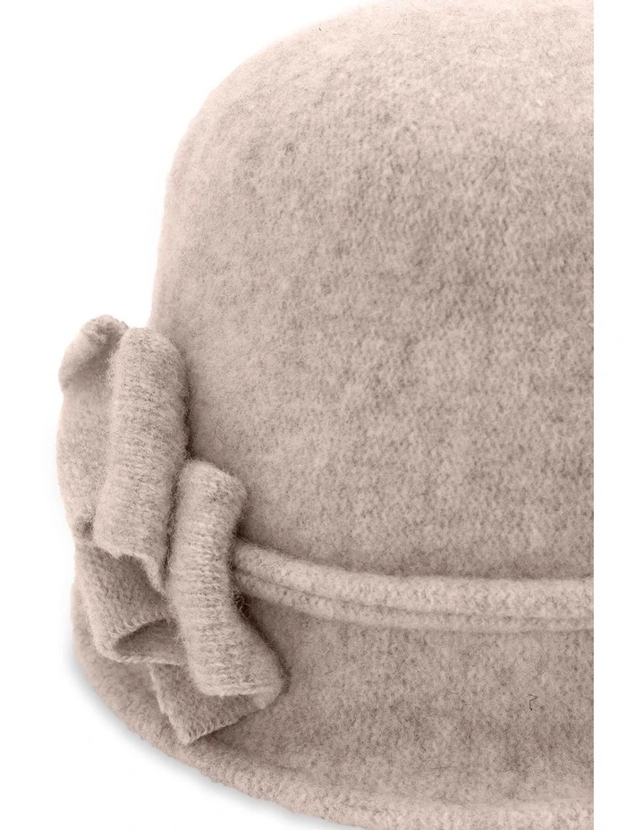 Joy Woolen Pull On Hat in Sand