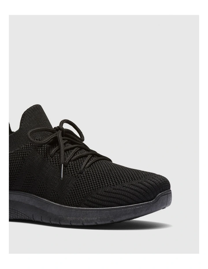Chalia Sneaker in Black