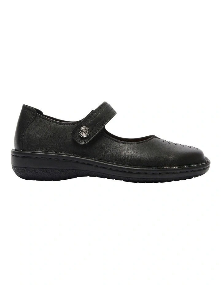 Radius Flat Shoes in Black