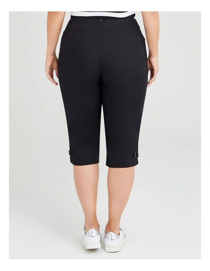 Editorial Essential Short in Black