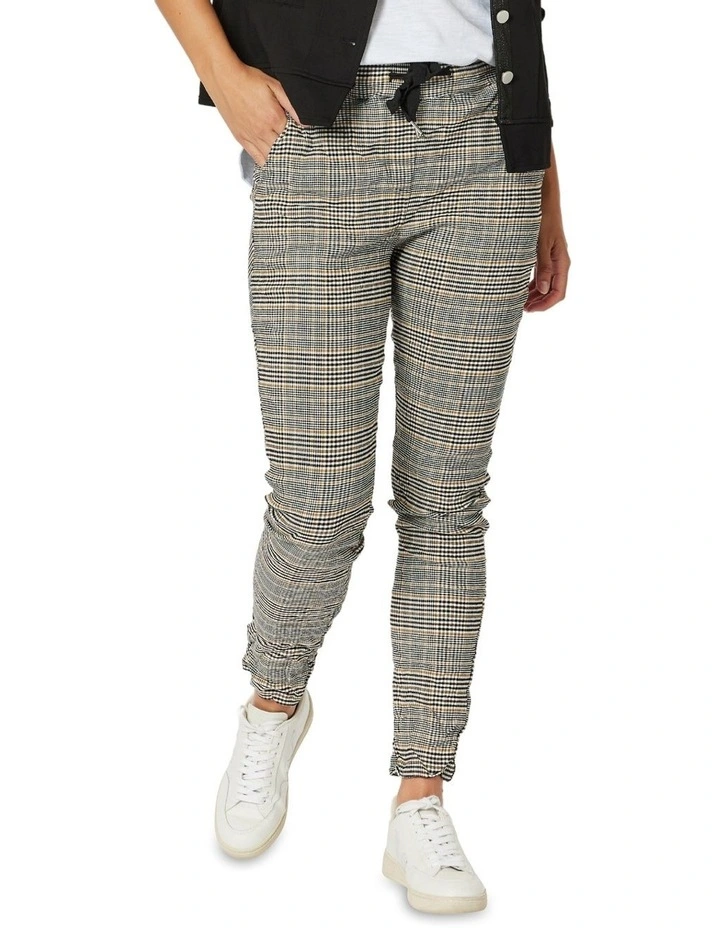Crushed Check Pant in Toffee