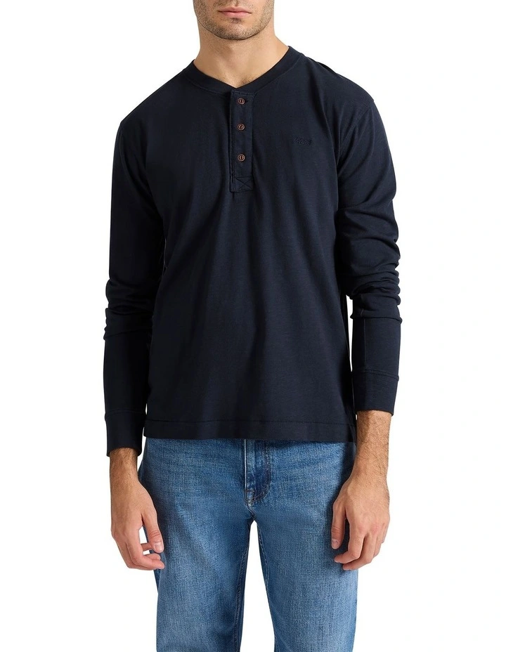Justin Henley Top in Navy