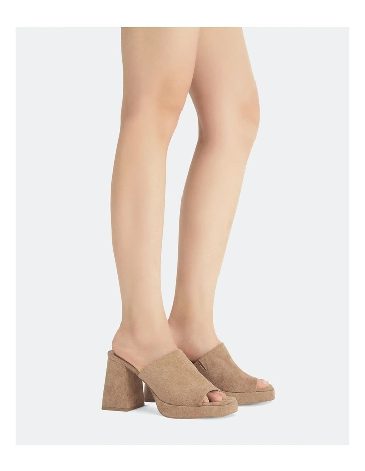 Futura Sandals in Camel