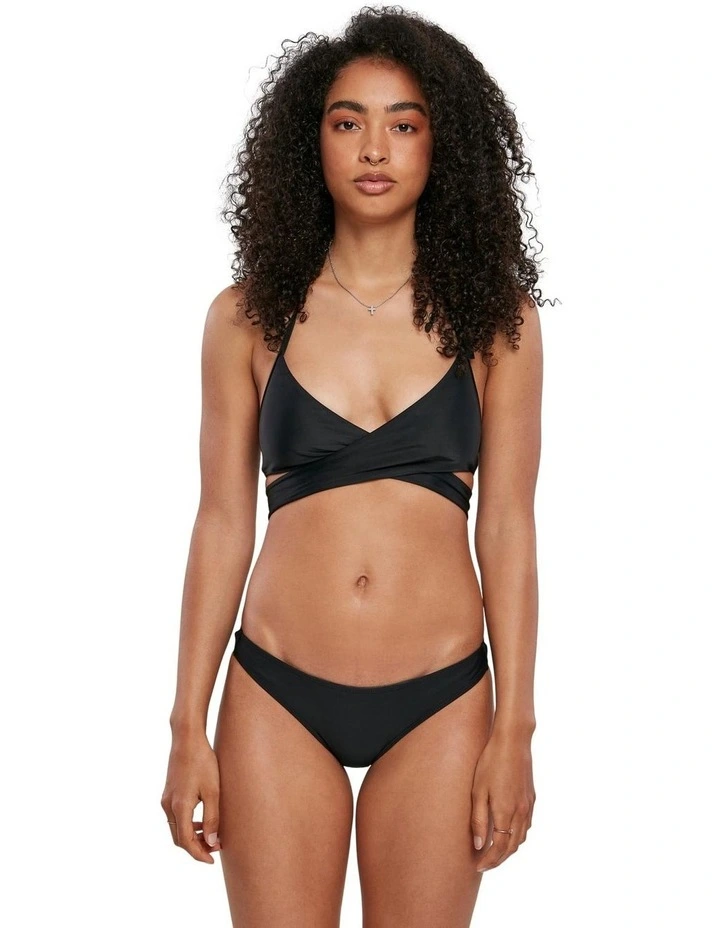 Medium Coverage Bikini in Black
