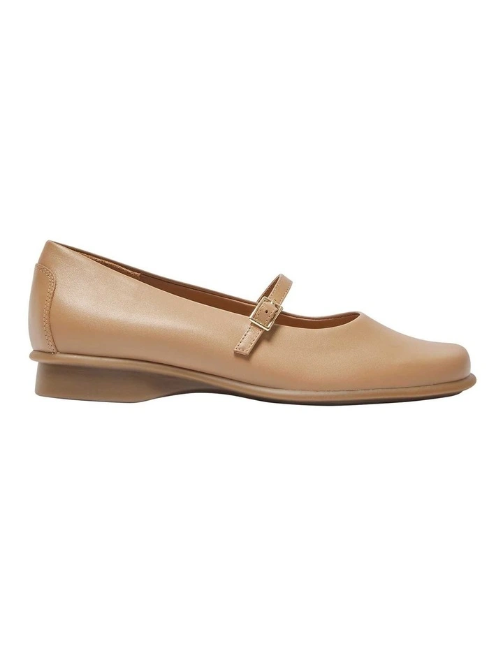 Katrina Flat Shoes in Camel Leather