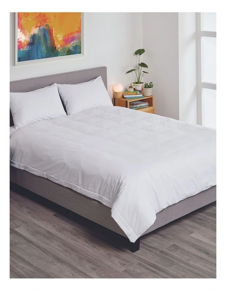 Secure Dynatex Quilt Protector in White